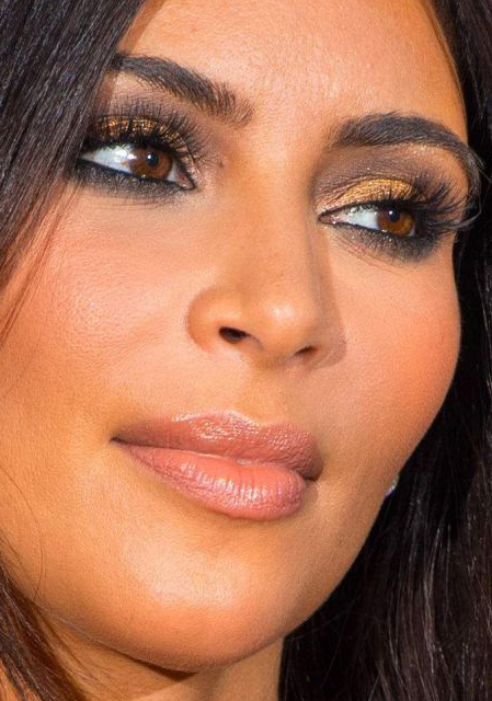 A maquiagem com sombra dourada e preta da Kim Kardashian | whatsinfashioncwb